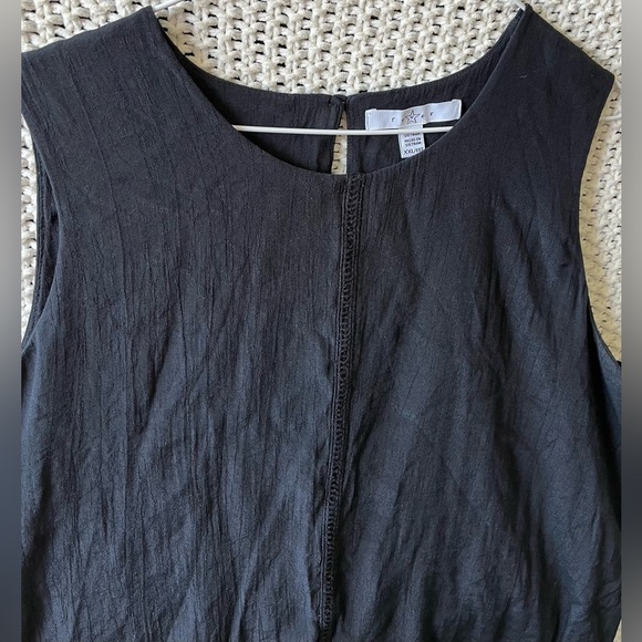 FEVER Woman’s Plus Size Black Sleeveless Top, Handkerchief Hem, Linen; Size XXL - Picture 2 of 10